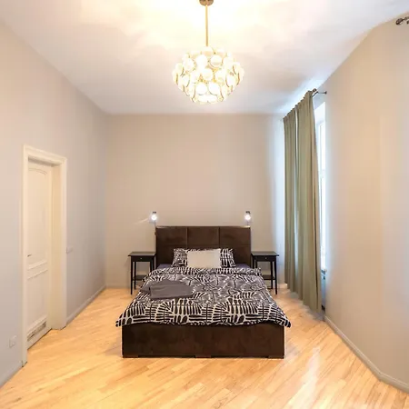 Top Embassy Area, Spacious 2Br Riga Exterior photo