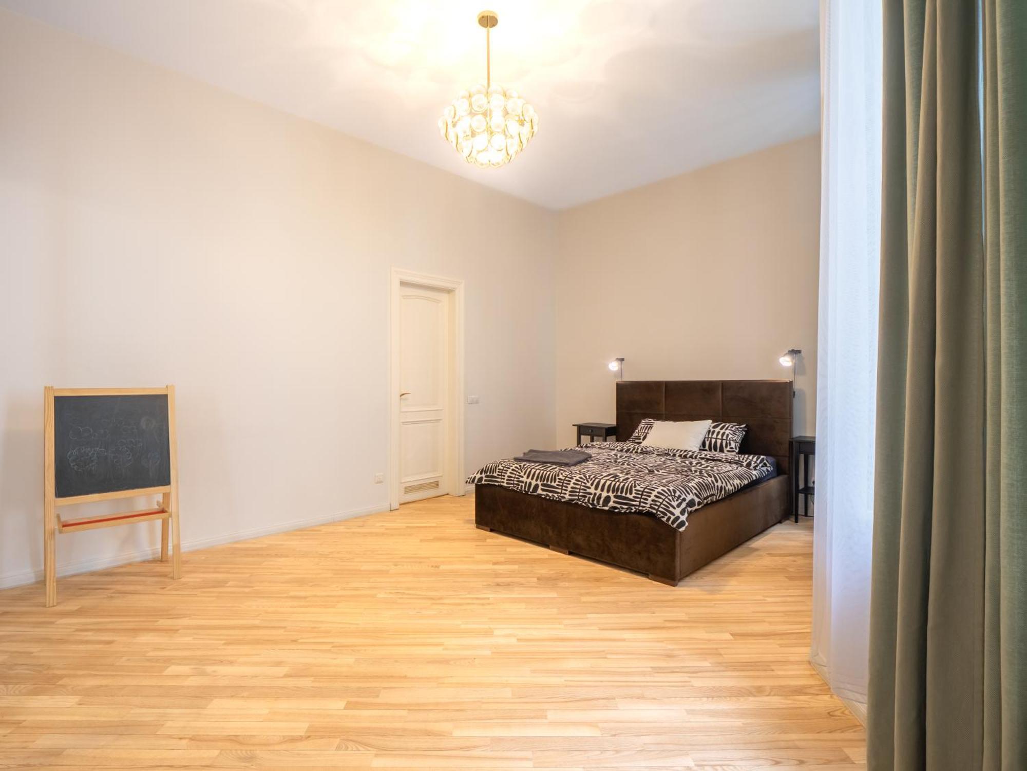 Embassy Area, Spacious 2br * Рига
