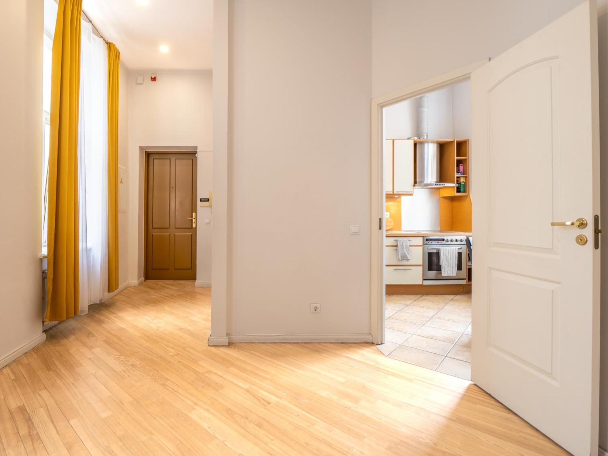 Embassy Area, Spacious 2br * Riga