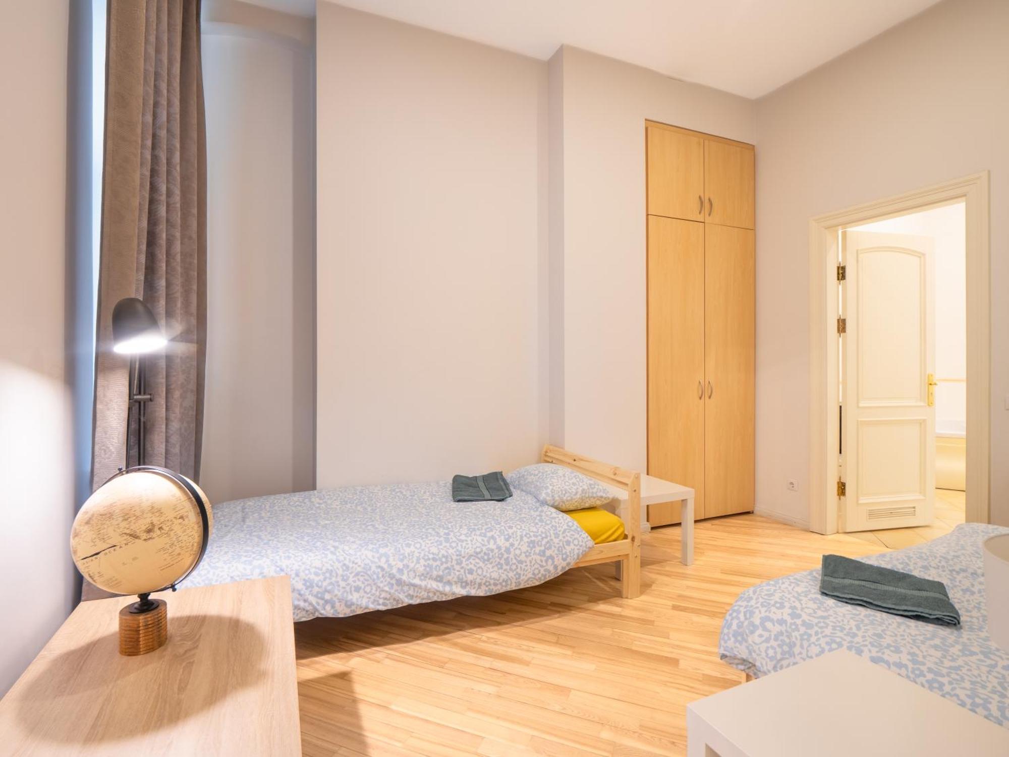 Embassy Area, Spacious 2br *