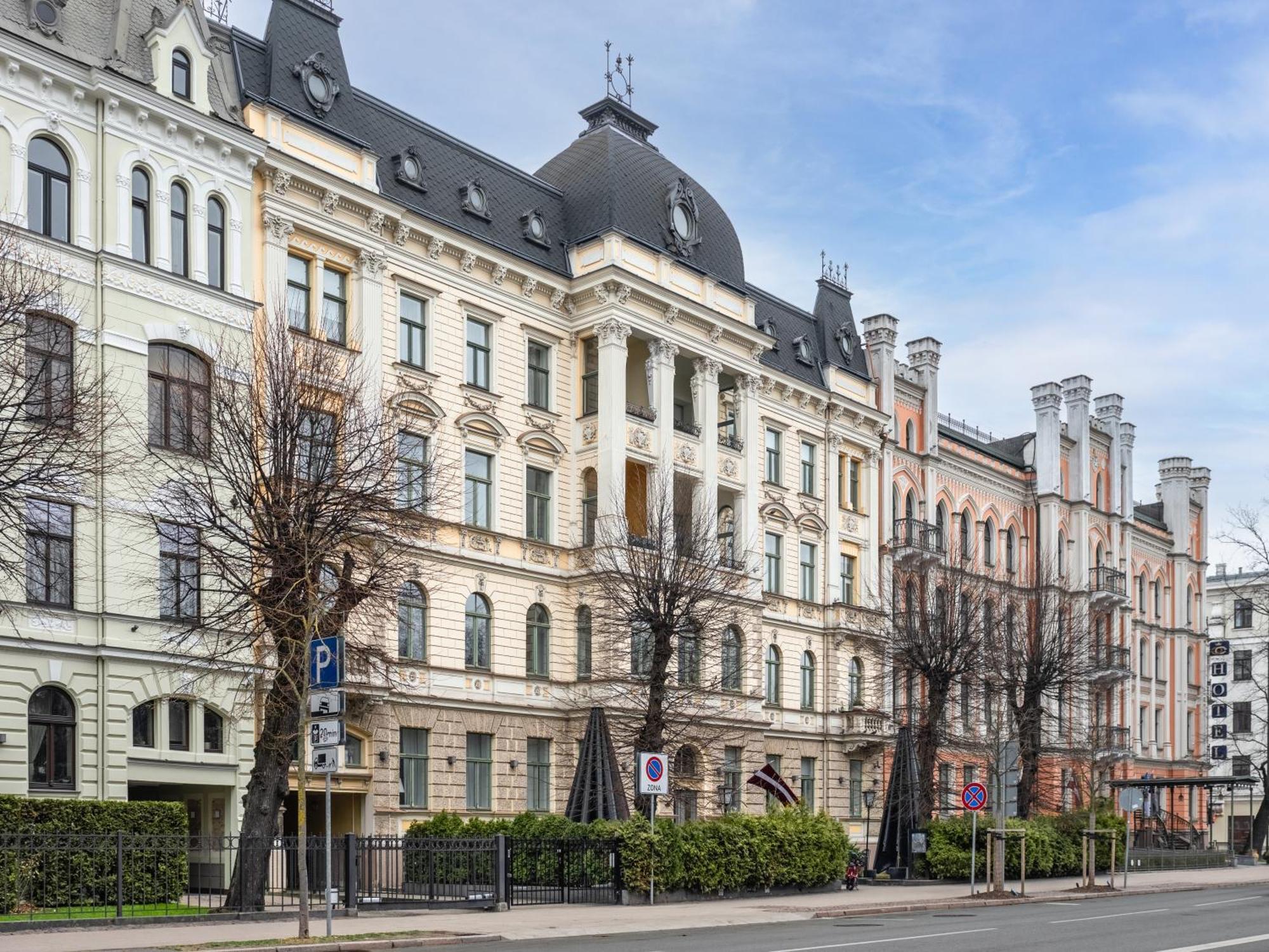 Embassy Area, Spacious 2br Huoneisto